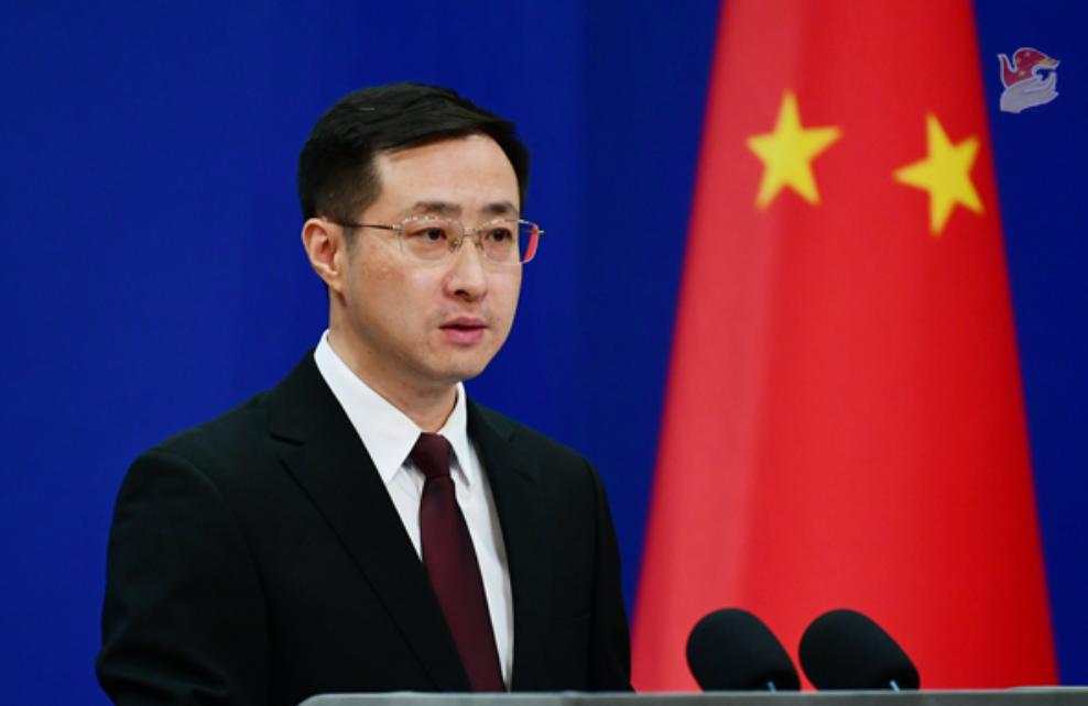 日本这次可能真的玩过火了！中国外交部昨天划下的那条红线，等于直接把话挑明了：如果