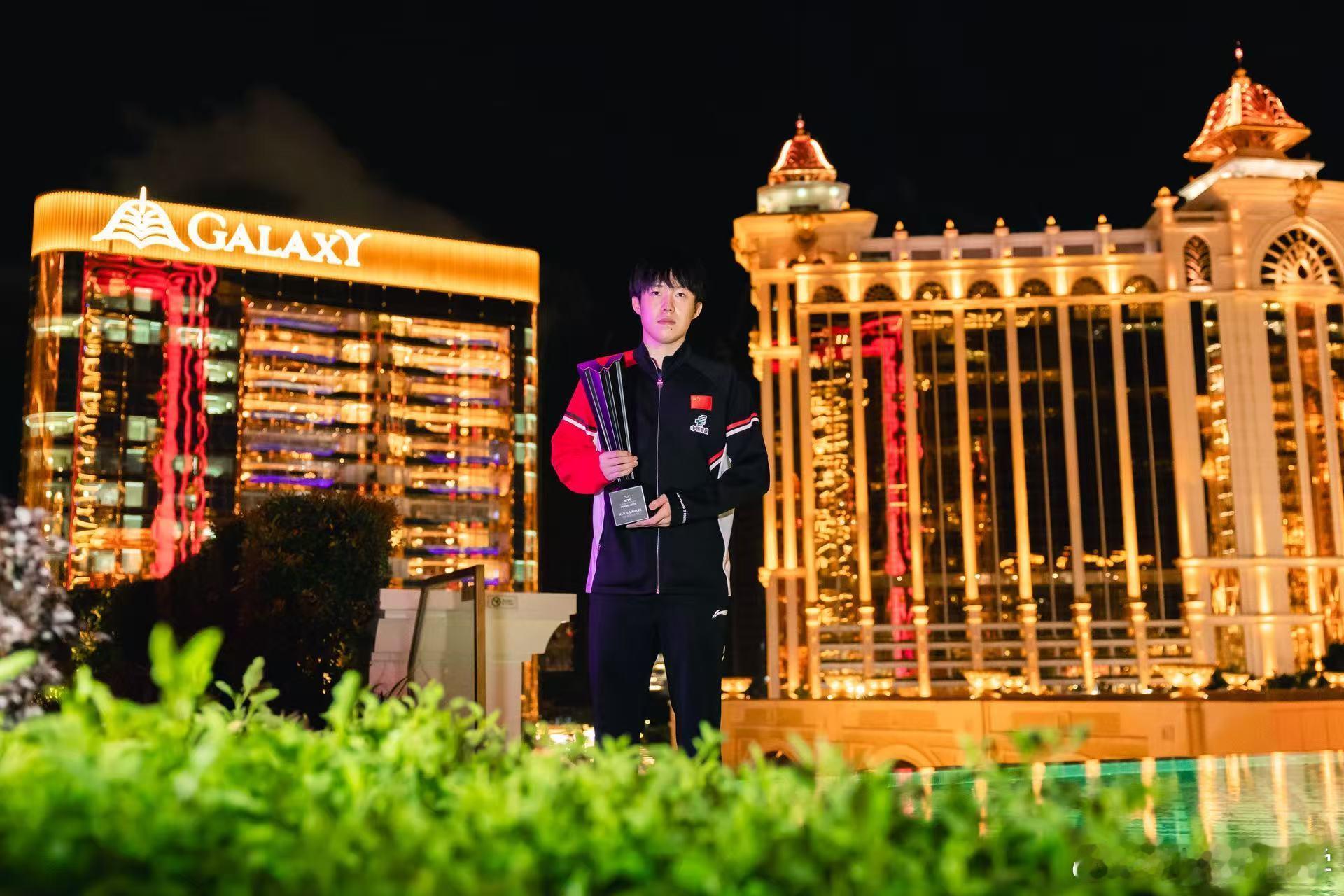 王楚钦战胜雨果夺冠 “胜利不只属于我个人，很感谢王皓指导，中国乒乓球男队还有陪练