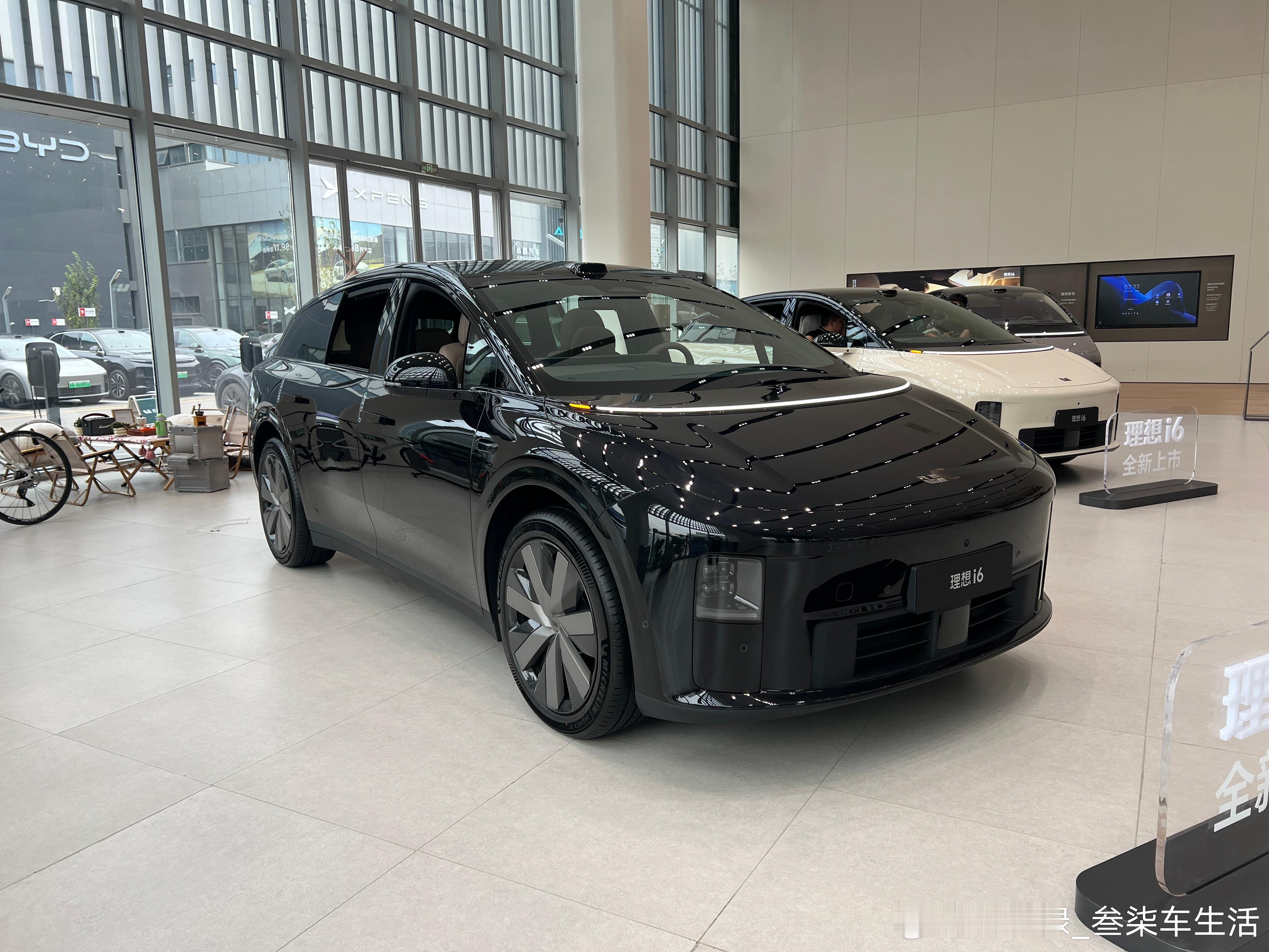 这台黑色的理想i6挺酷[酷]理想i6理想汽车 ​​​