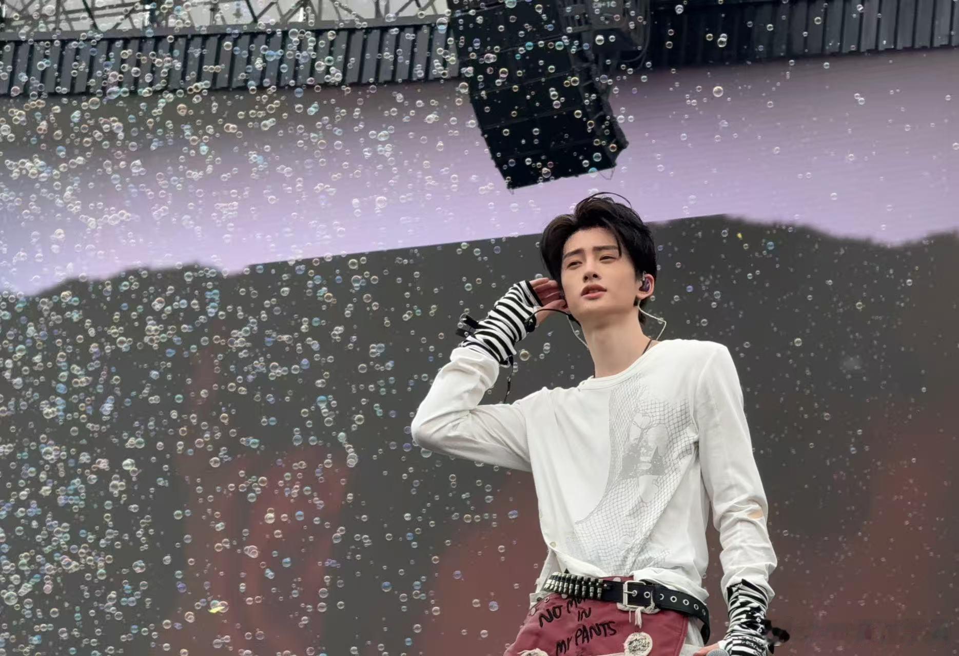 这生图的质感，咱就是说C位果然不白站add 沈毅峯