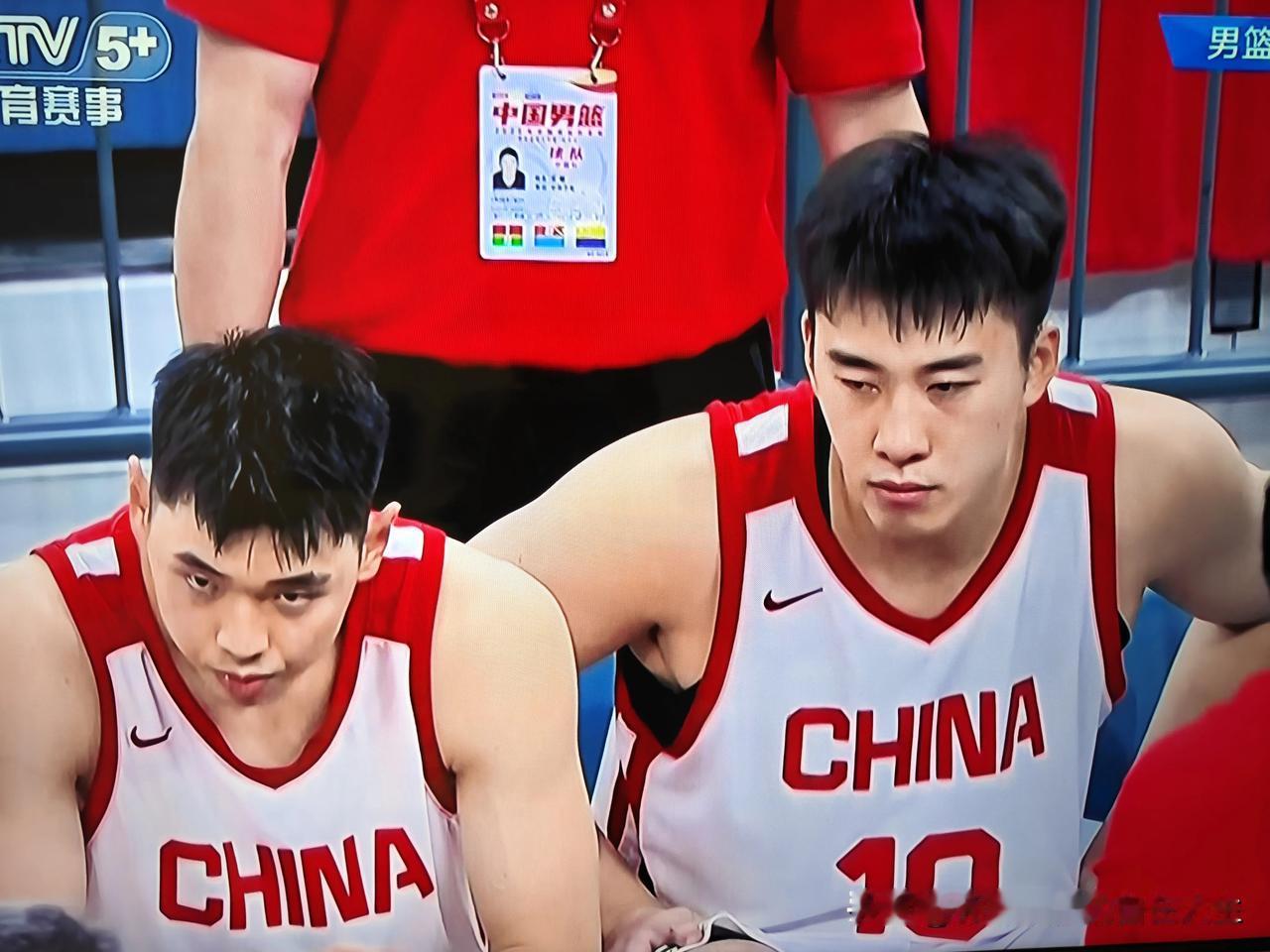 看完中国男篮与澳大利亚男篮的这场热身赛，忽然对中国男篮充满了信心，因为现在的这支