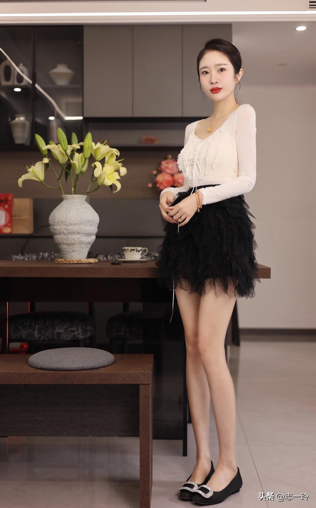 优雅气质，黑白搭配，时尚穿搭，居家美拍