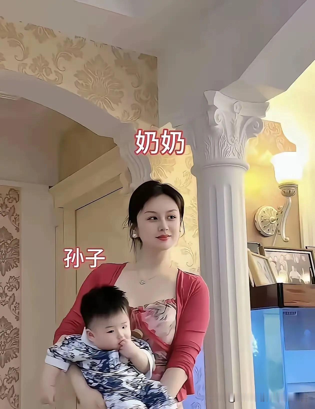 39岁带孙子一点都不累，身体杆杆的[赞]