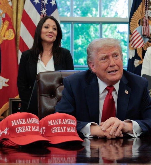 《纽约邮报》报道，对特朗普劳工部长洛里·查韦斯-德雷默的一项广泛内部调查发现，她