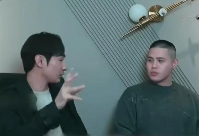 被通缉“台独”网红嫌悬赏金太少，网友调侃“以为自己很值钱？这悬赏金已经算抬举你了