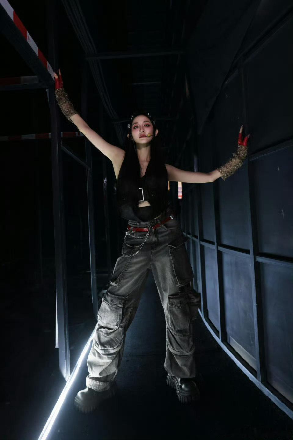 乌兰图雅者来女万千惠直播乘风2026带病上阵不退缩，挑战自我不畏惧，她们用专业态