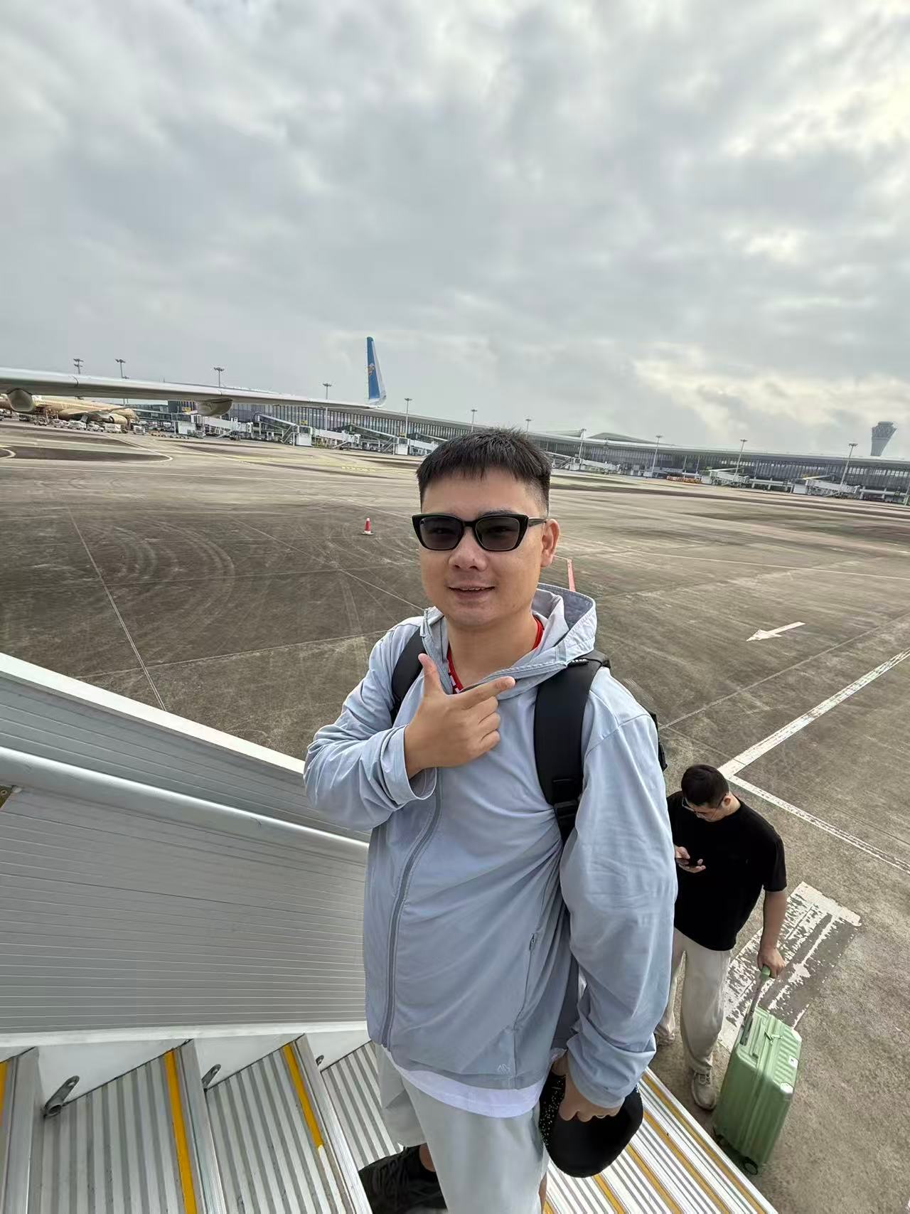 临时出个差，感觉自己又瘦了。 