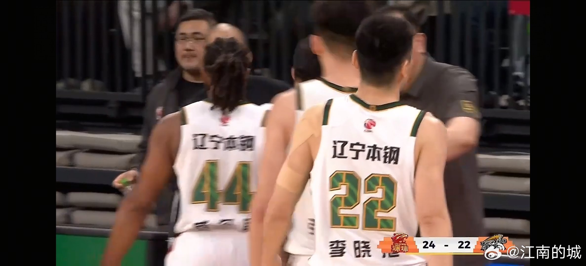 首节战罢，辽宁本钢客场落后深圳新世纪两分。cba