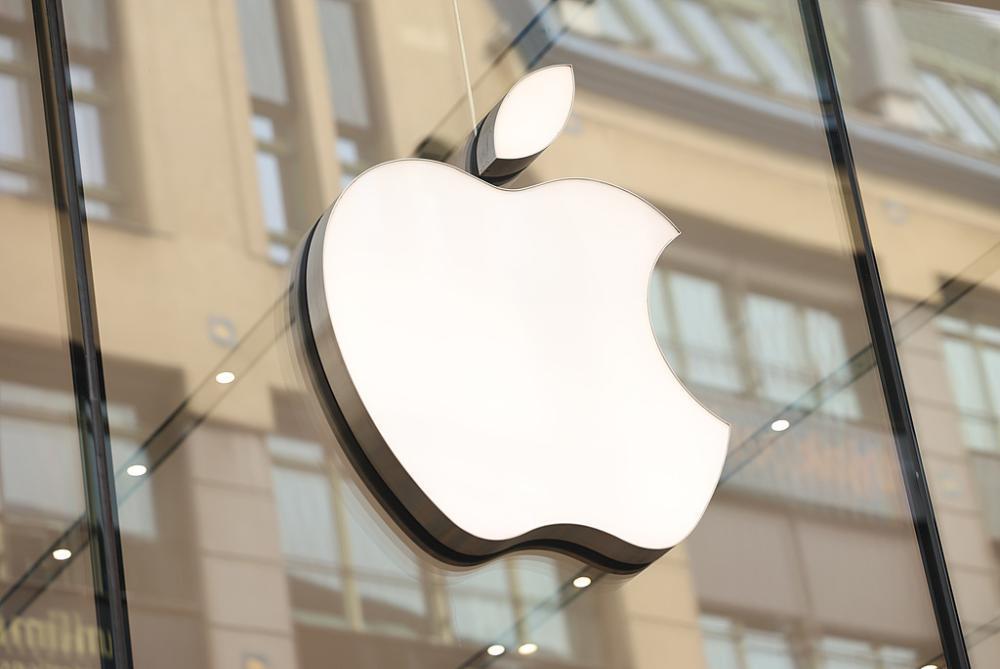iPhone 18 Pro要涨价了，成本涨38%、起售价可能破万。库克把存储涨价