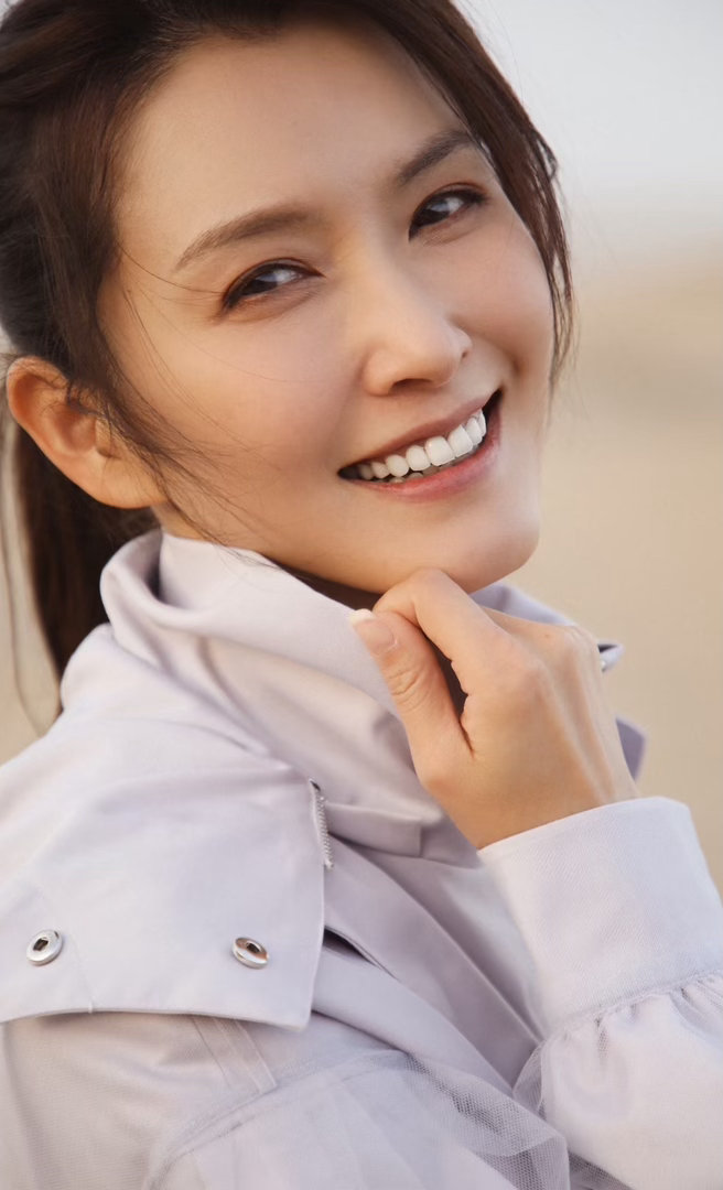 徐洁儿感谢小凯弟弟徐洁儿叫王俊凯小凯弟弟 一句亲切的小凯弟弟甜度拉满，从《重生之