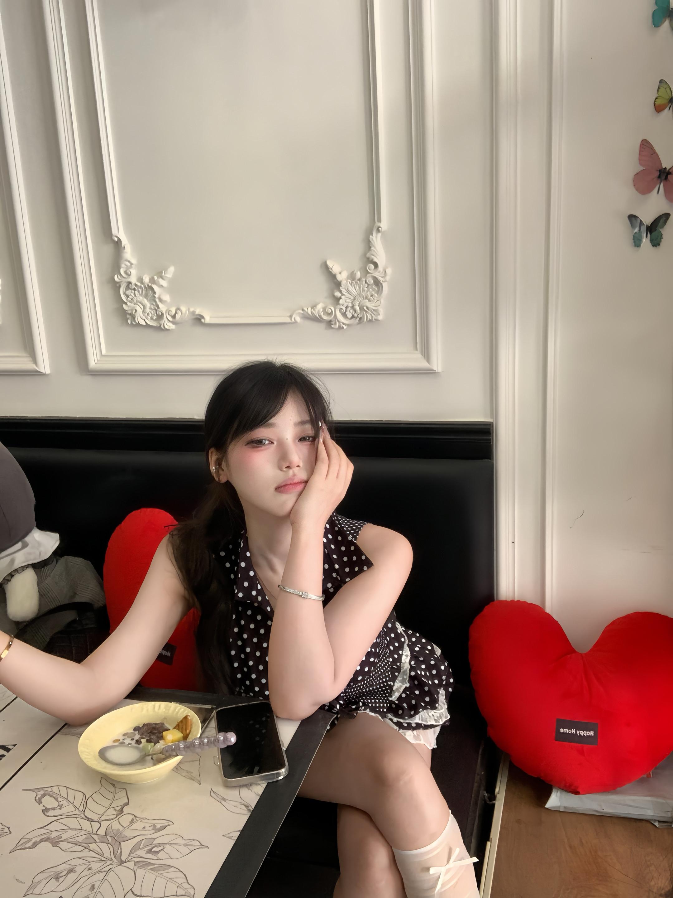 是在骂我吗 听不懂 感觉像在撒娇。