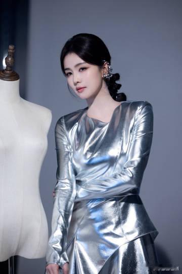 白鹿商务代言含金量白鹿商务代言含金量好高，全是国民级品牌，在90花商务水平top
