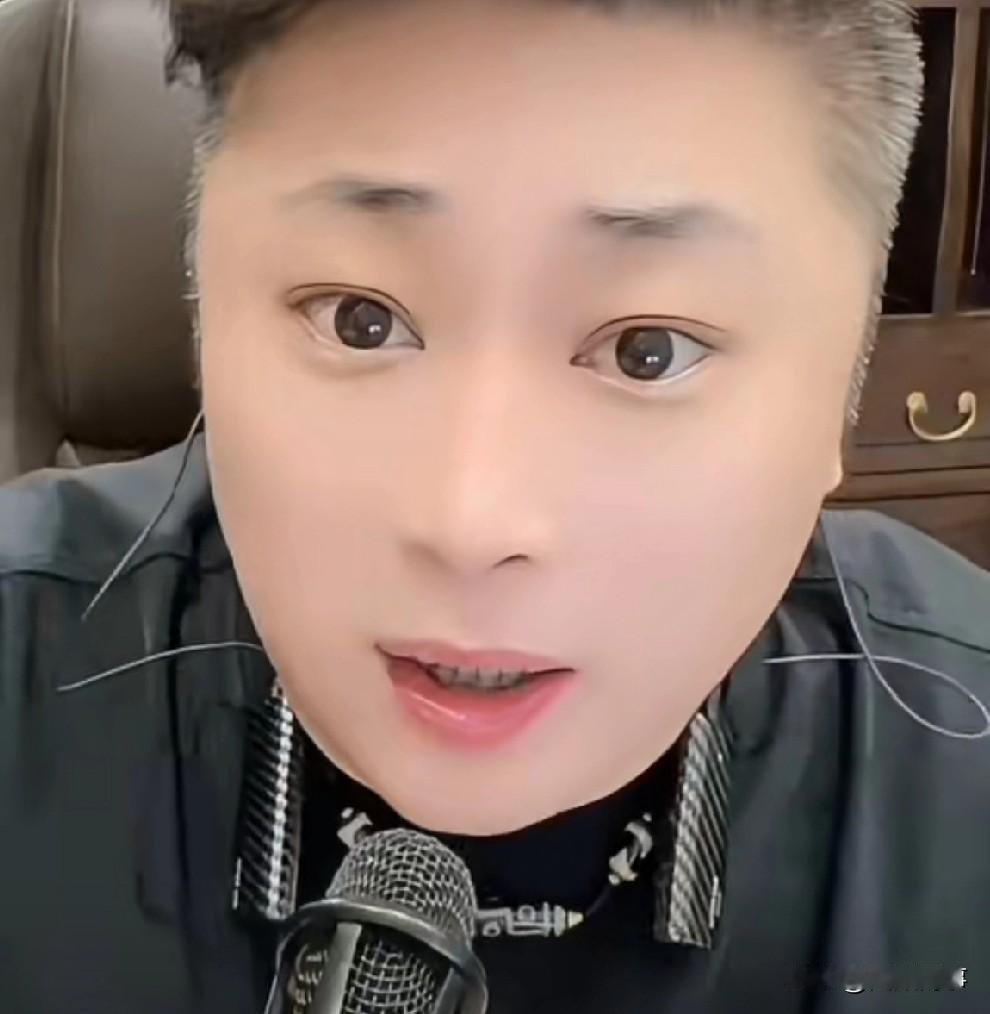 “仙家”激进粉丝期盼羊、腿再有反转，寂寞反呛：再反转，你洋人设就塌了。

   