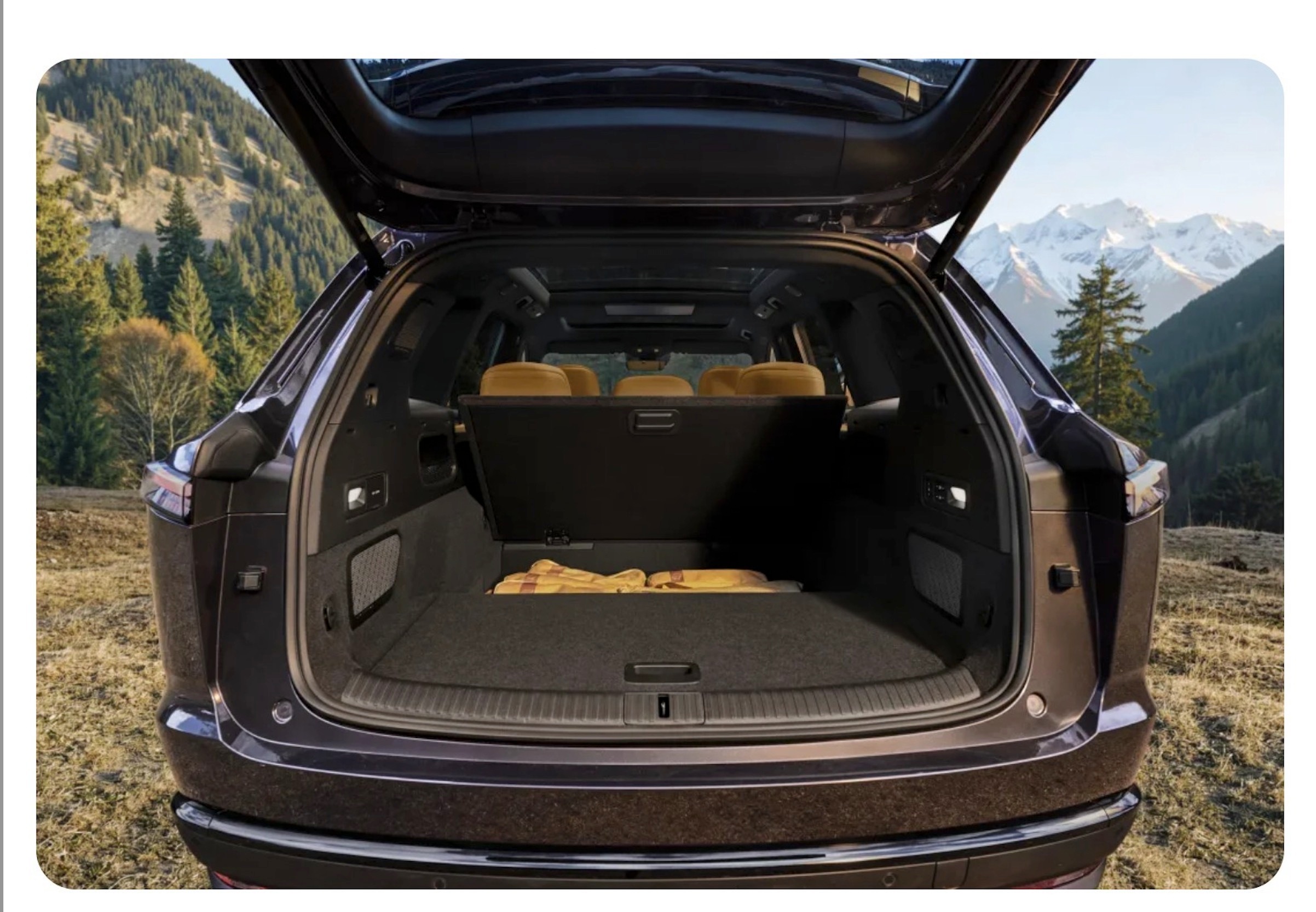 车若初见 乐道L80前后舱官图，乐道算是把空间整活儿这事儿玩明白了，我们的视频明