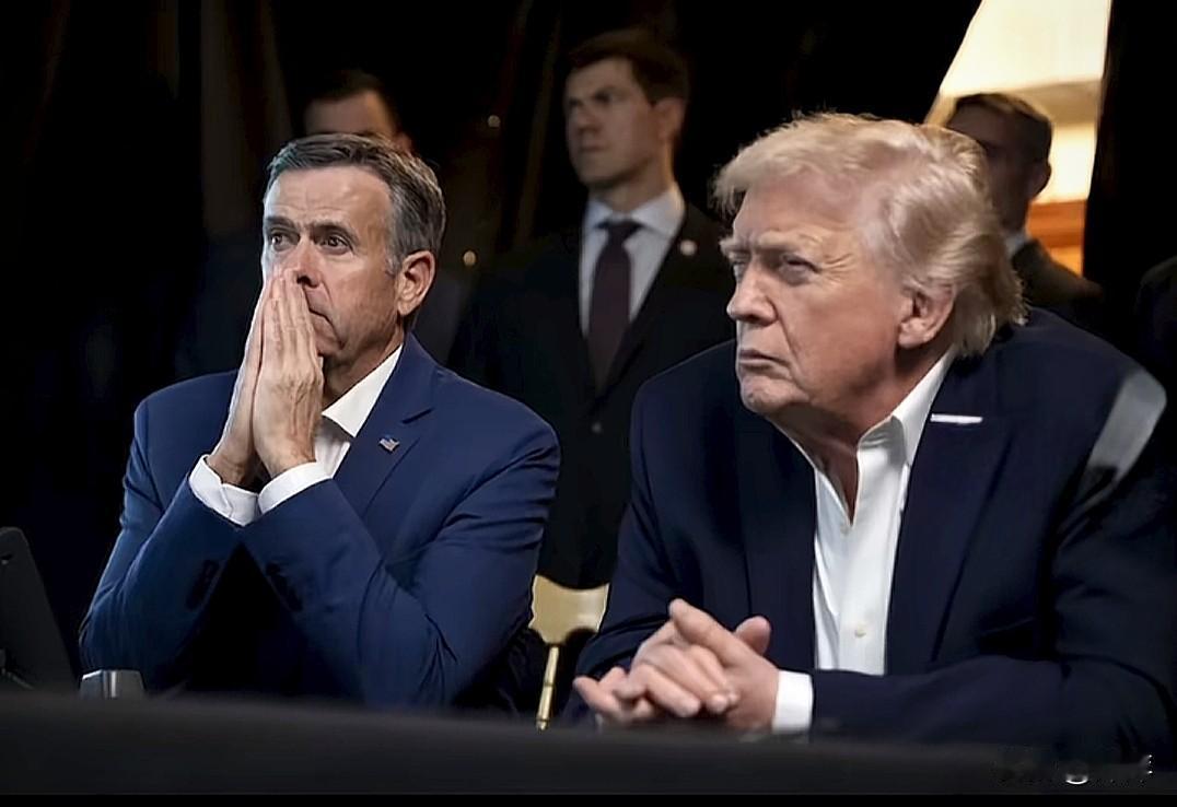 特朗普.发布了观看对委瑞内拉军事行动的照片。从美国中央情报局局长约翰.拉特克利夫