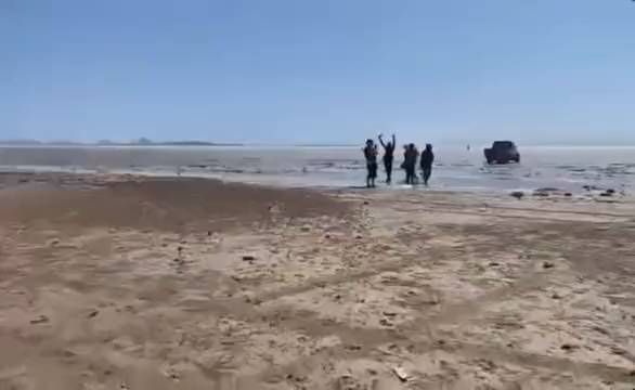 也门政府军从胡塞武装手中夺回曼德海峡的控制权多名胡塞武装人员