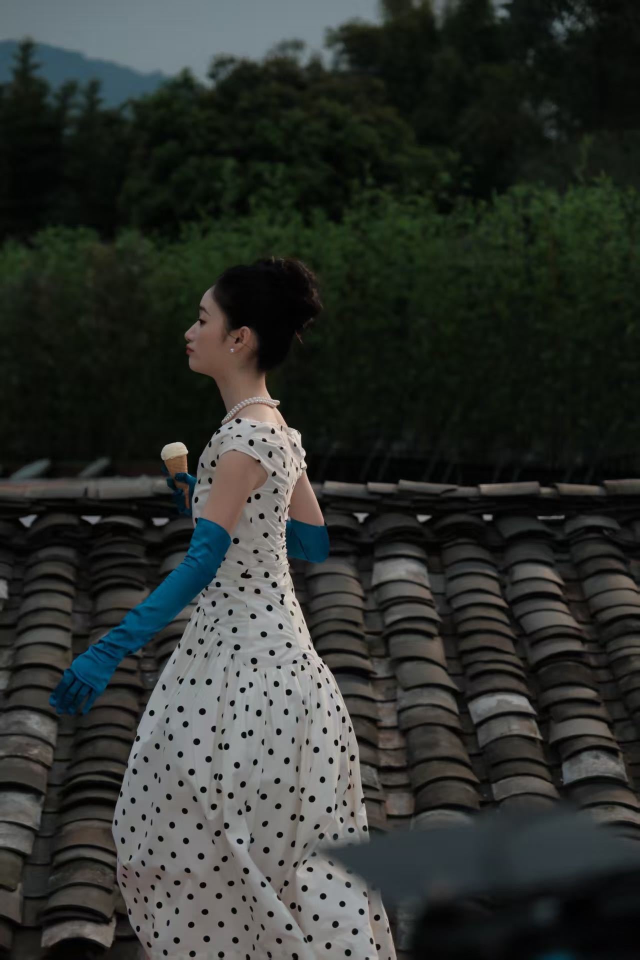 从罗马到峨眉山，郭晓婷用一次可爱的暴改，让经典有了新的温度，这才是属于中国女孩的