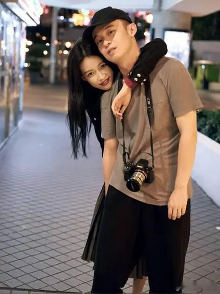 孙怡 我的朋友董子健 2022年8月官宣离婚，结束6年婚姻，和平分手，共同抚养女