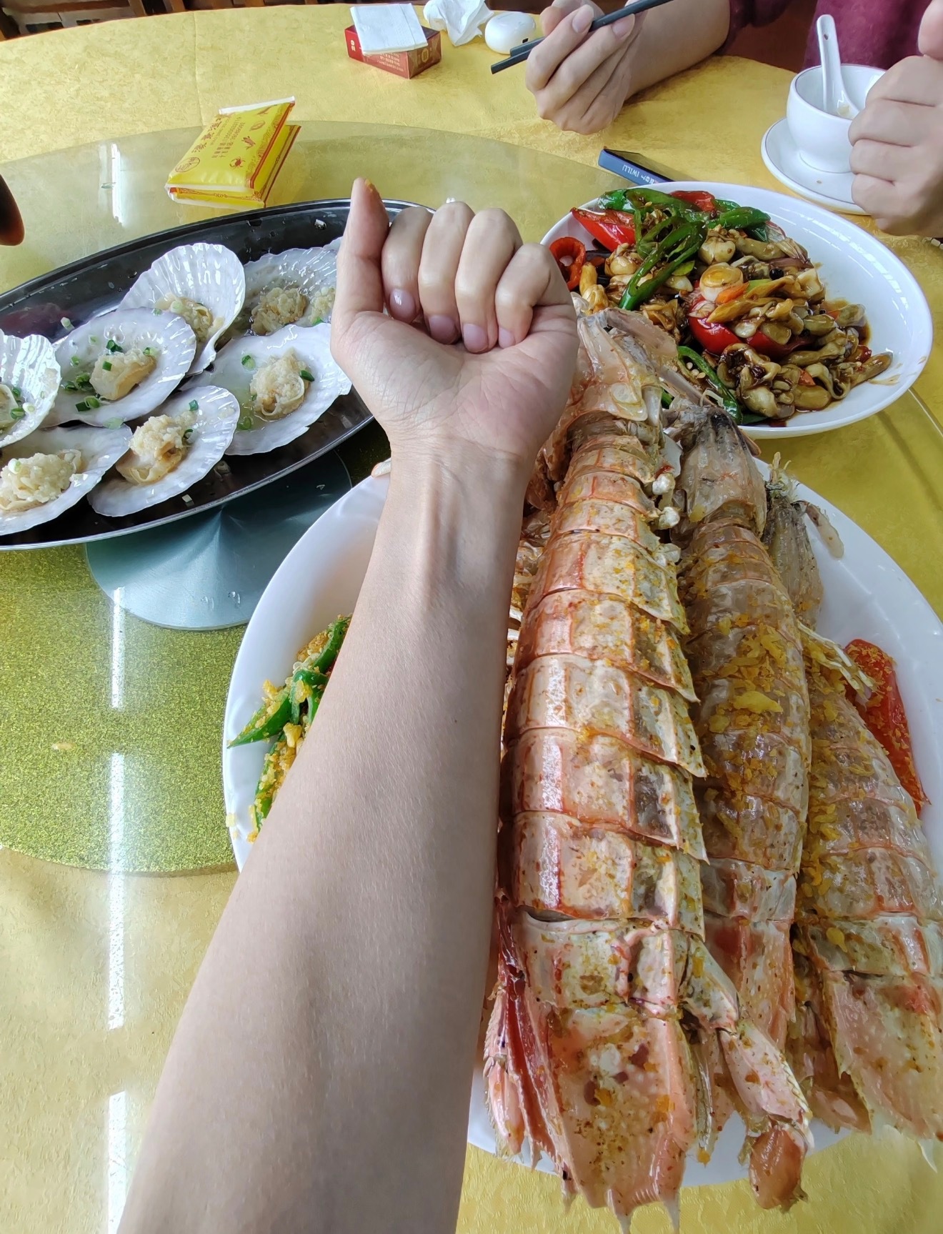 市监局称4只皮皮虾1035元价格合规很合规啊，明码标价的商品，那就没问题现在好多