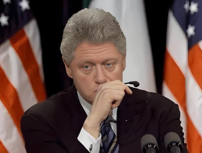 克林顿之后，美国再无拥有治国之才的总统。

克林顿在任的八年，把美国经济带到了一