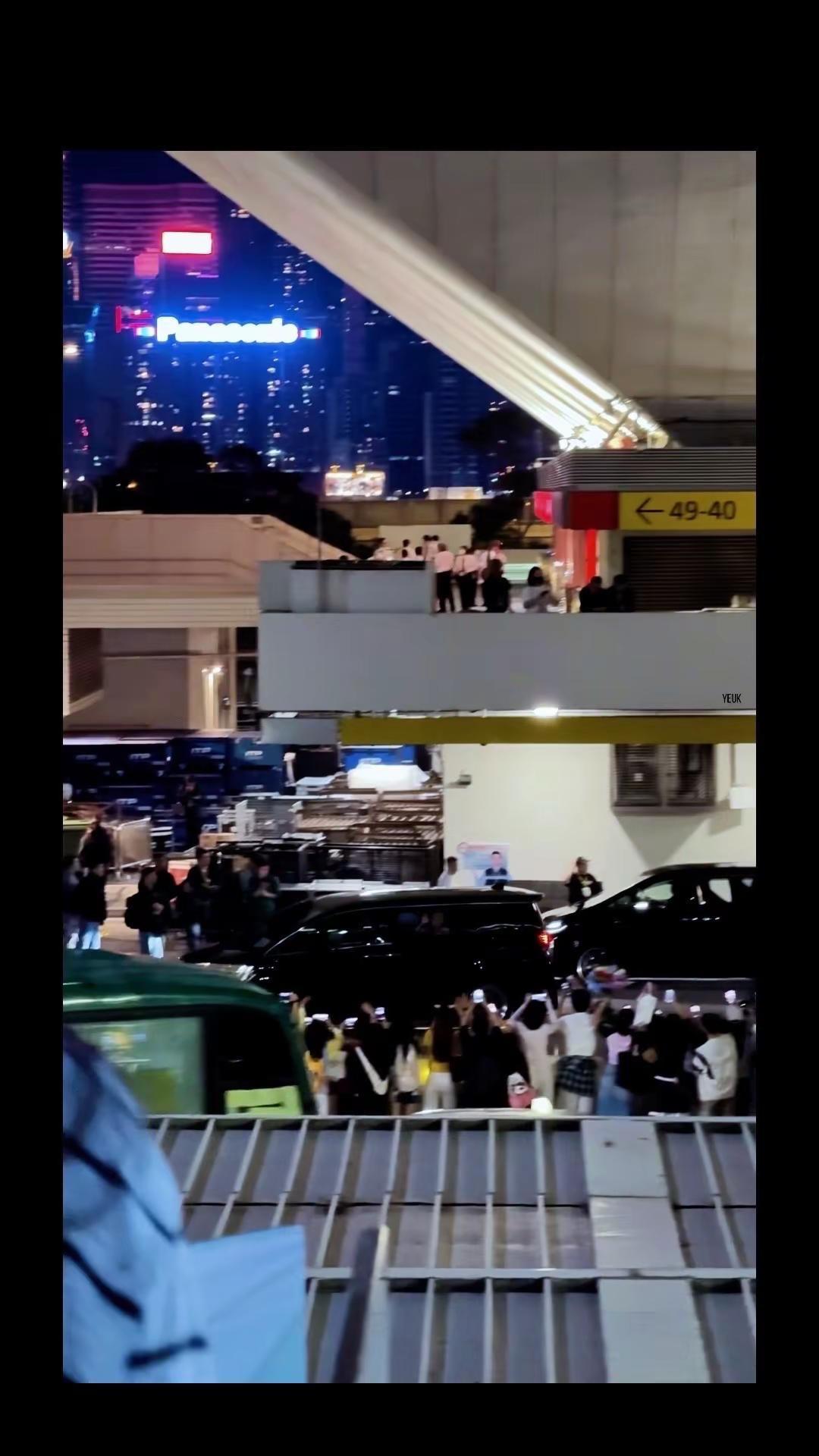 这城市那么空 这回忆那么凶。是谁还没走出香港💧 鹿晗香港演唱会 鹿晗 演唱会散
