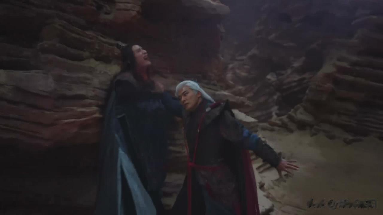 《长月烬明》，这一幕可【太讽刺】了...

惊灭和姒婴一直自诩是魔神的左膀右臂，