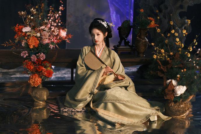 田曦薇演爽了我看爽了田曦薇恶女状态拉满，眼神体态切换丝滑，野心狠戾全到位，爽感焊