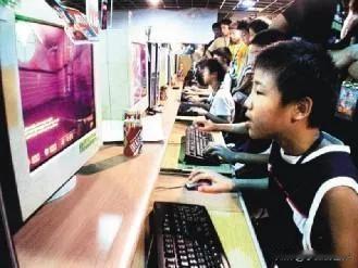 越来越多的孩子加入网络游戏大军，无心学习，国家必须出台相关政策，禁止玩网络游戏。