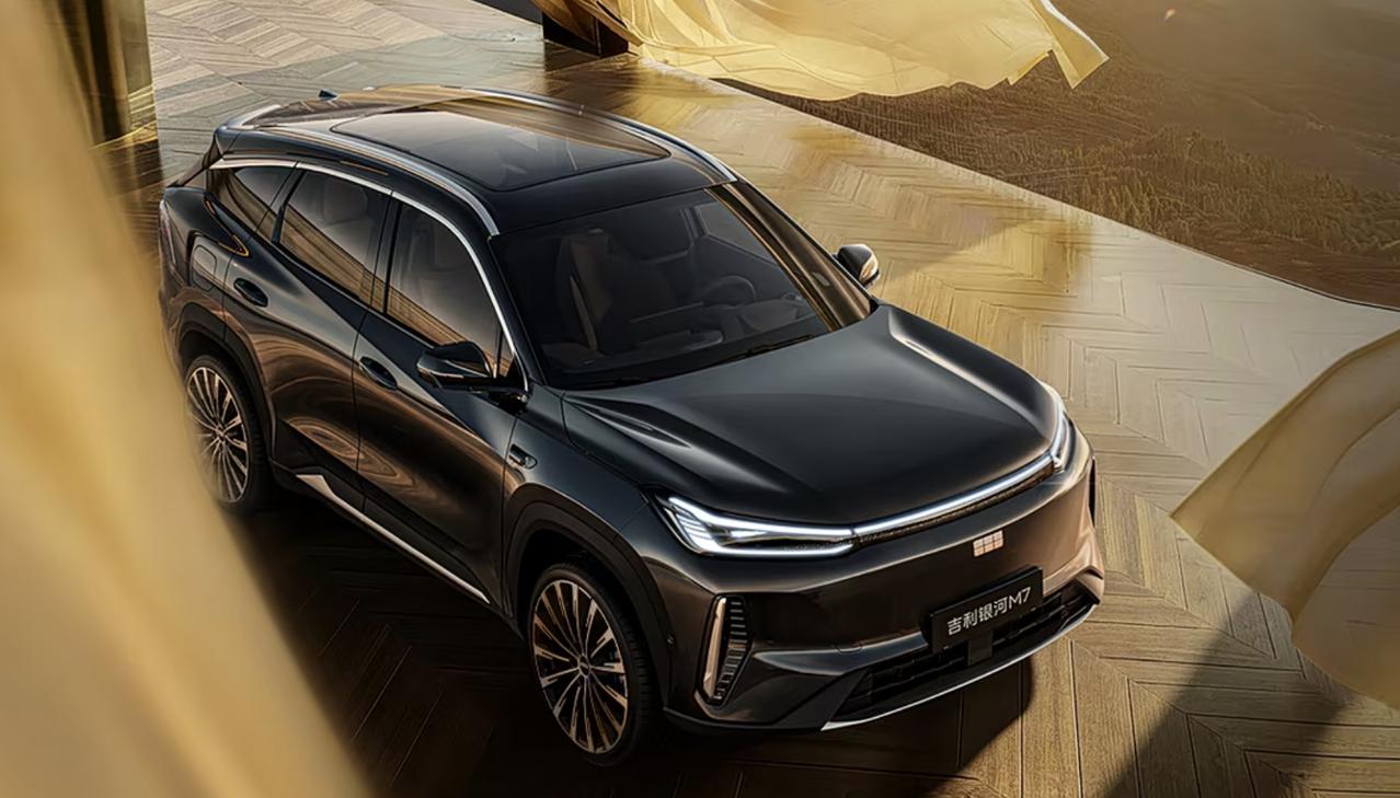 米兰惊艳首秀！吉利银河M7携三大黄金战力，颠覆中级SUV

2月6日，吉利银河M
