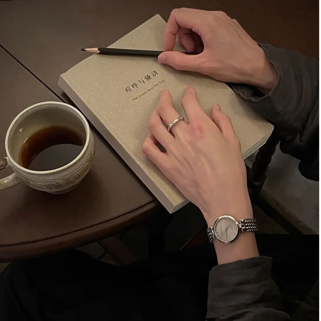 我最羡慕的就是00后10后，因为她们在未婚未育前，通过网络社交平台看清了婚姻的本