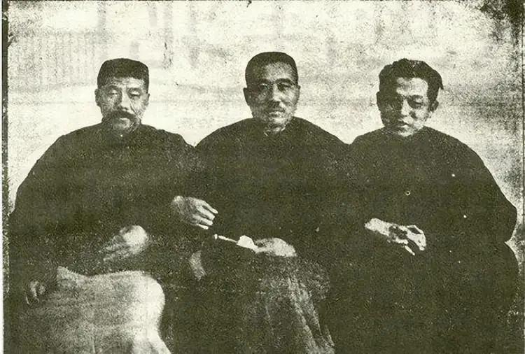1928年，张宗昌和直鲁军被挤在东西南北各30余华里的狭小地带后，张宗昌对身边的