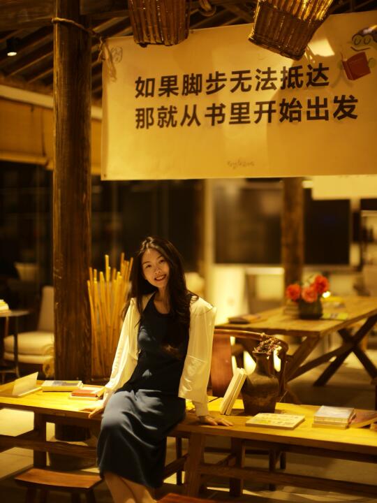 在乡村建一座图书馆：愿门常亮，灯常开。