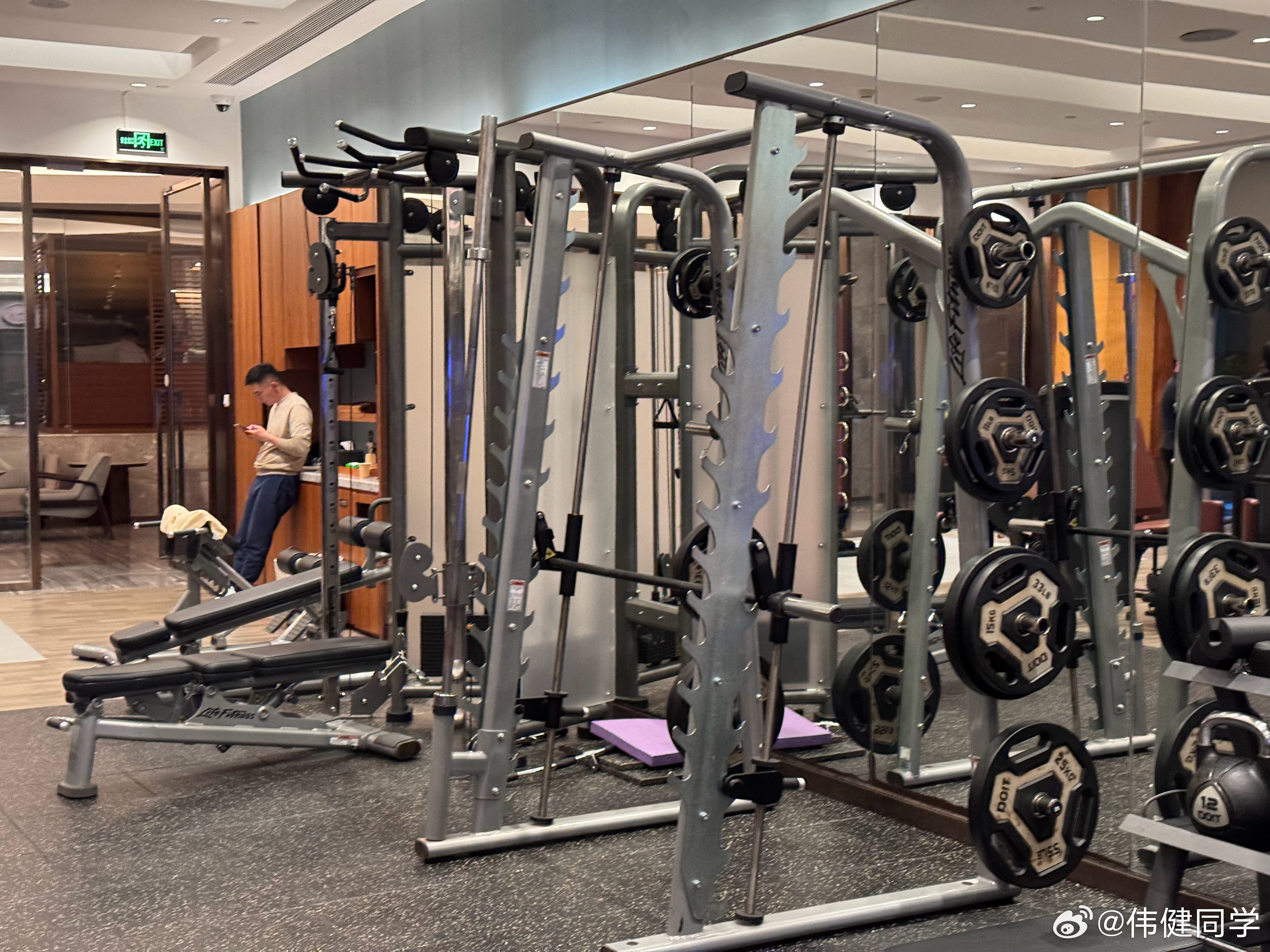 2026第32练🏋️♂️今天跟摄像同事来练胸，一来就要我突破重量但有一说一有人