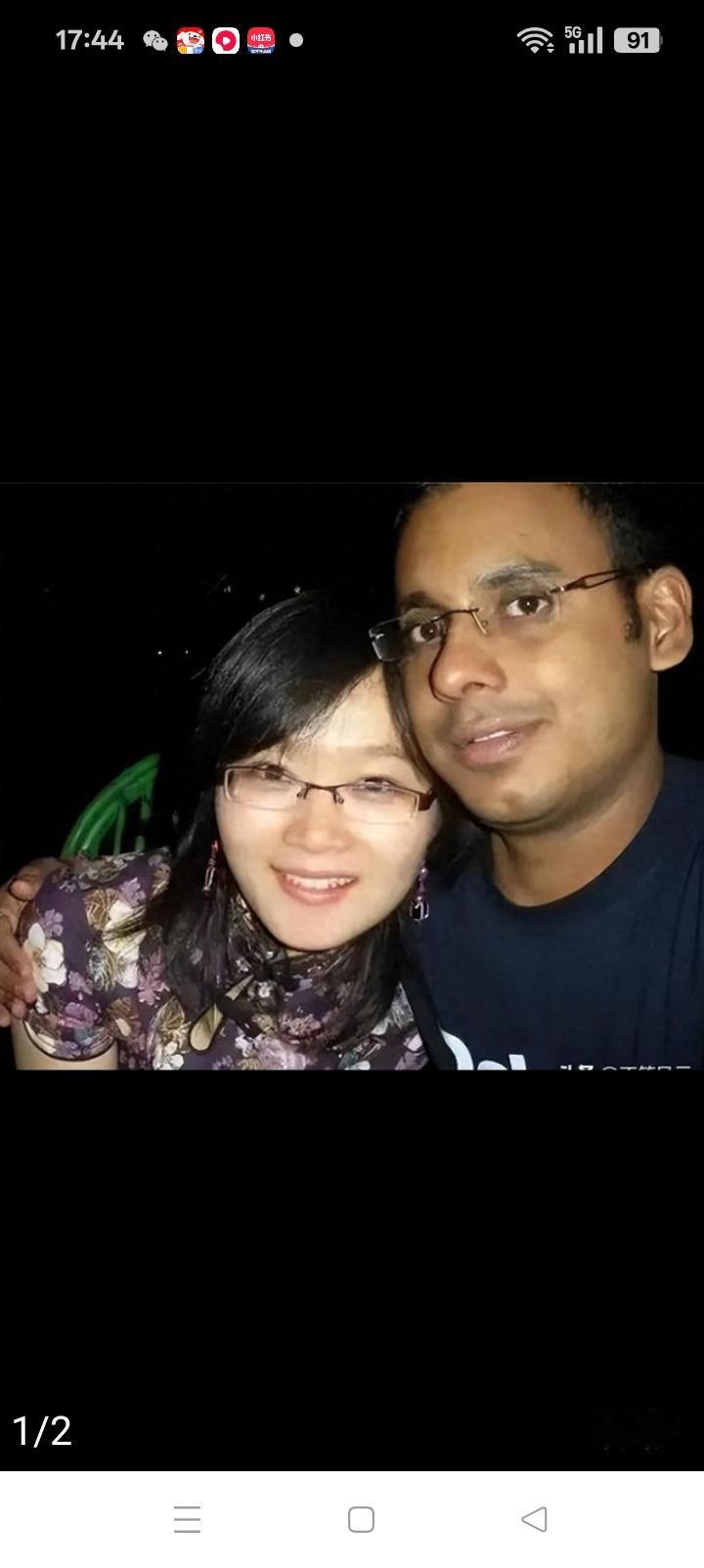 诋毁祖国与汉奸没区别，不屑子孙有什么脸面回家？
郑默墨改姓辛格，违背了中国传统。