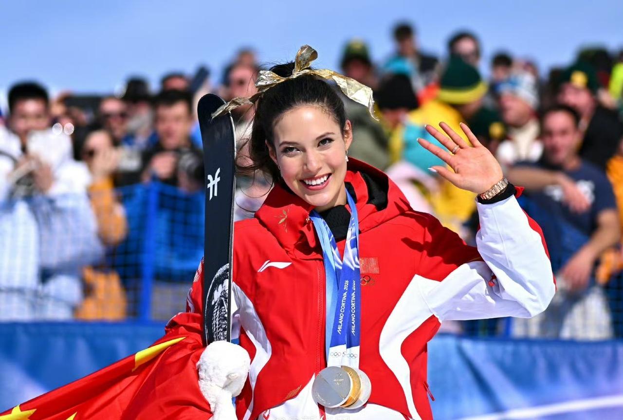 “如果有人不认同我，如果他们拥有其它才能，我肯定他们有，那我更鼓励他们到别处发光