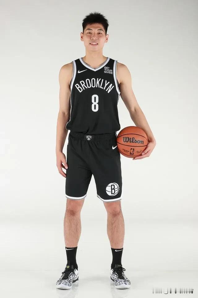 崔永熙获得NBA生涯首分，成中国男篮第7人。
今日NBA常规赛篮网对阵雄鹿的比赛