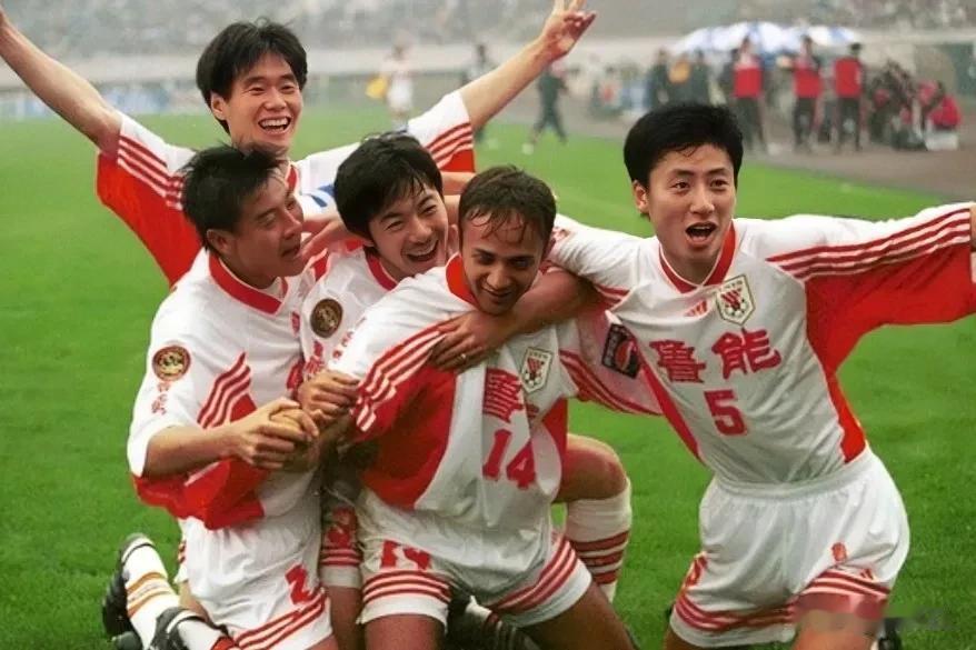 山东泰山队史3名最具有特殊意义、影响深远的外援，可以说前无古人后难有来者。
  