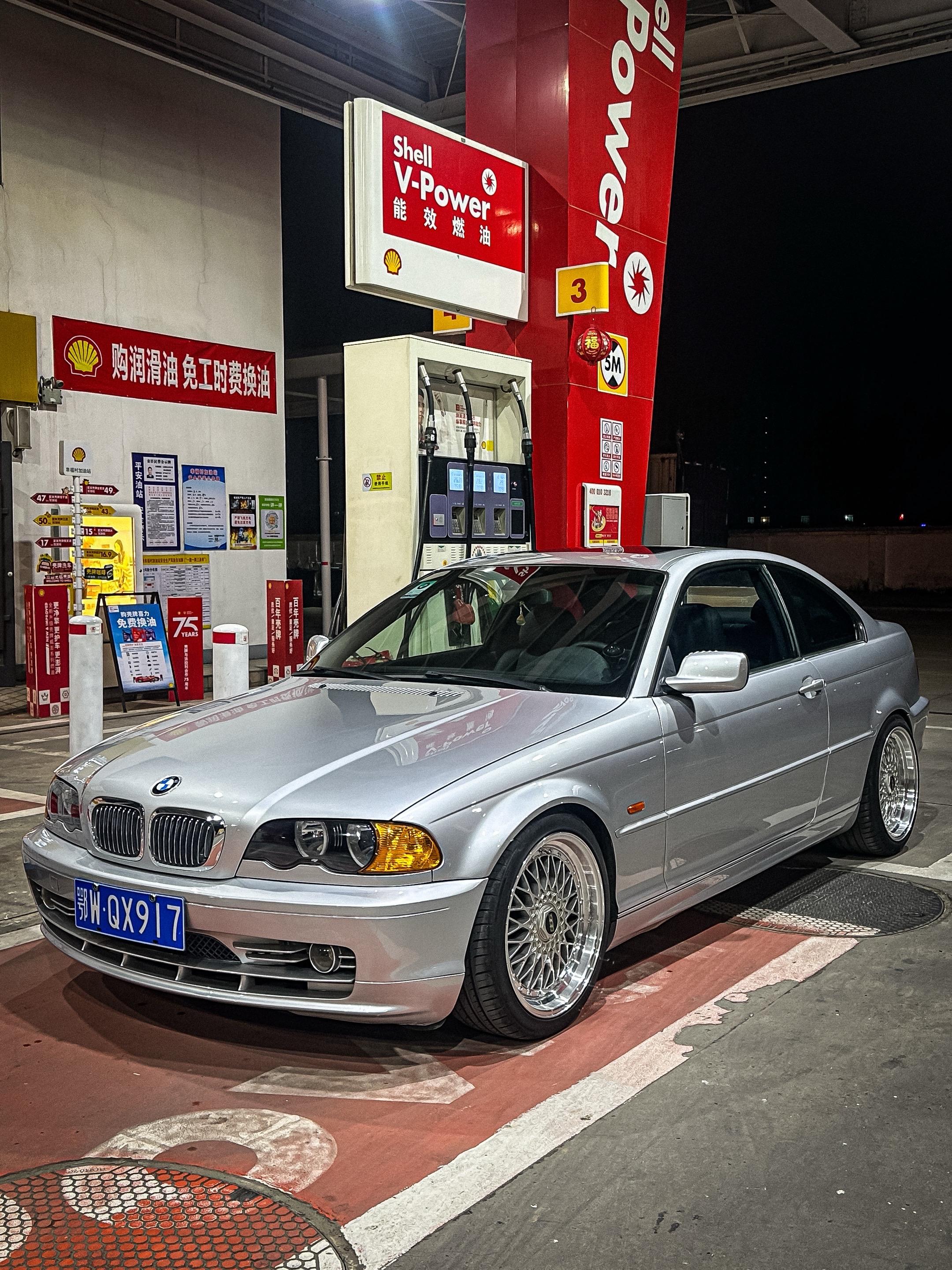 宝马e46。连车都弄的不体面，有什么资格说自己爱车