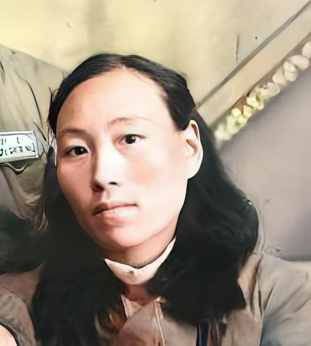 秦嘉兰，四川苍溪人，万达创始人王健林之母，老红军王义全的妻子。建国初期她扎根基层