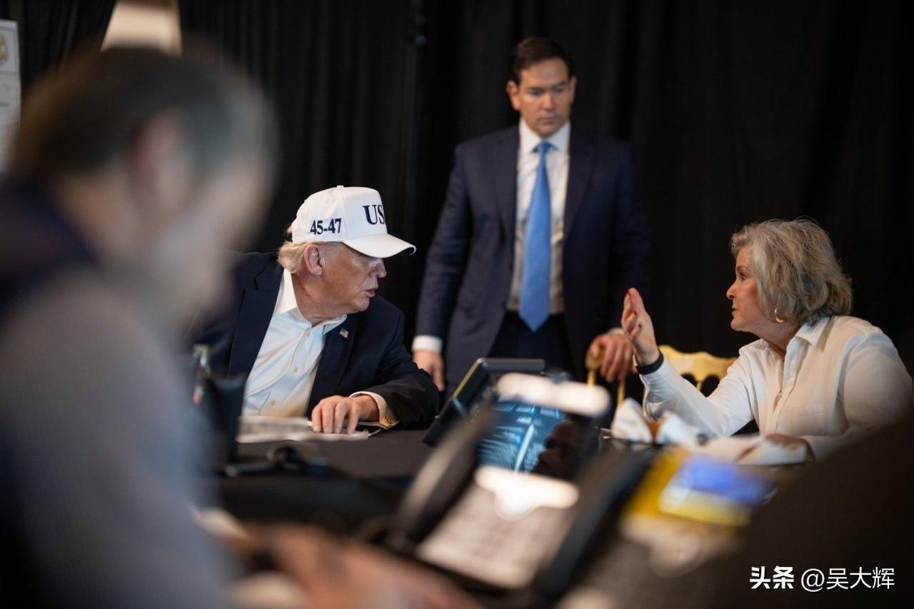 白宫公布了特朗普及其团队监控袭击伊朗行动的画面。