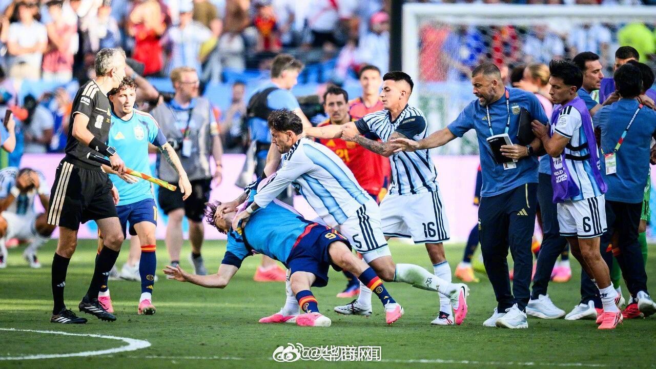 #阿根廷队3人或面临长期禁赛#【#FIFA正式对阿根廷足协启动调查#】当地时间7