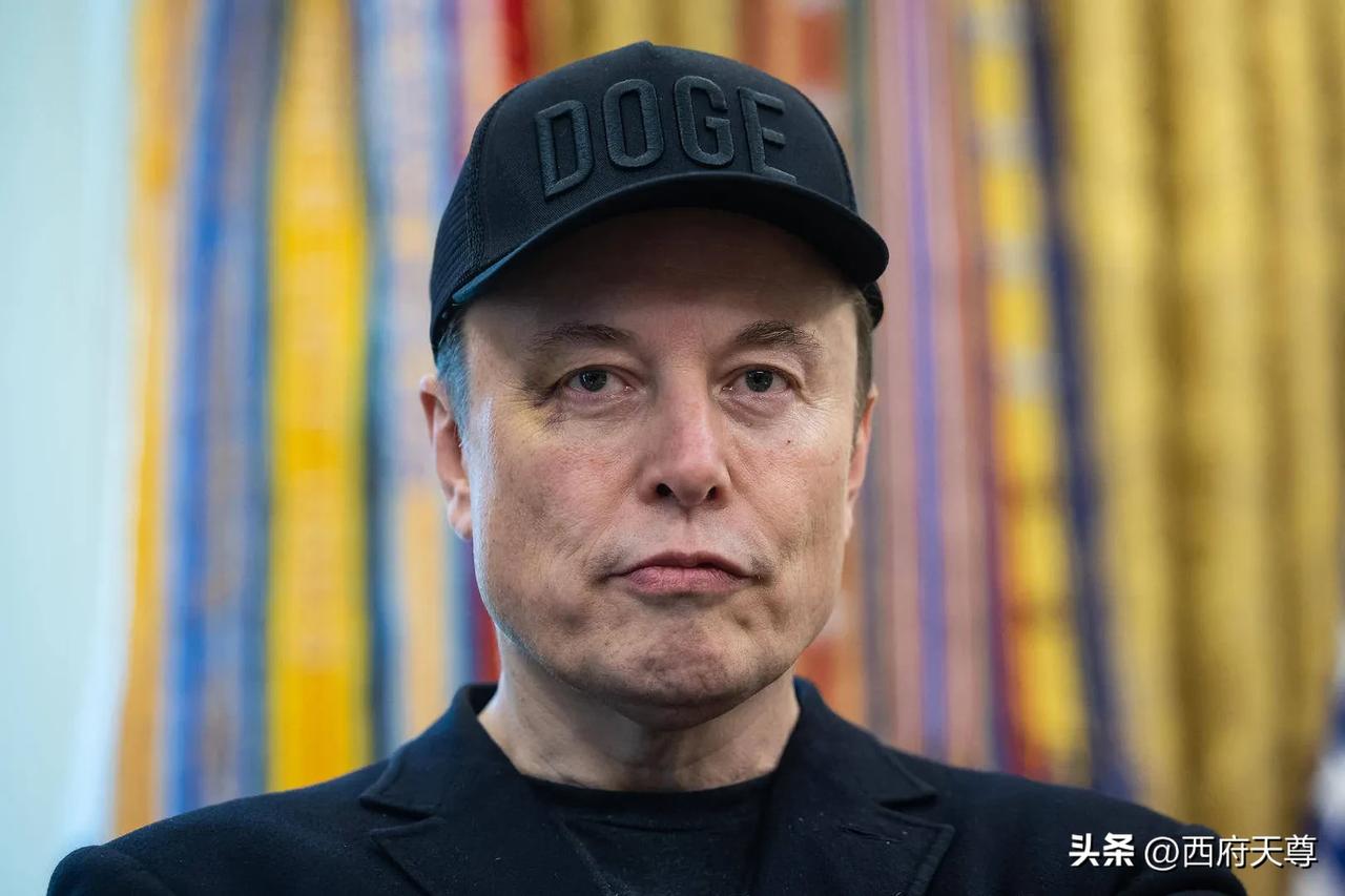 随着 space x 上市，马斯克成了万亿富豪，很多人为之狂欢，一些人甚至认为美