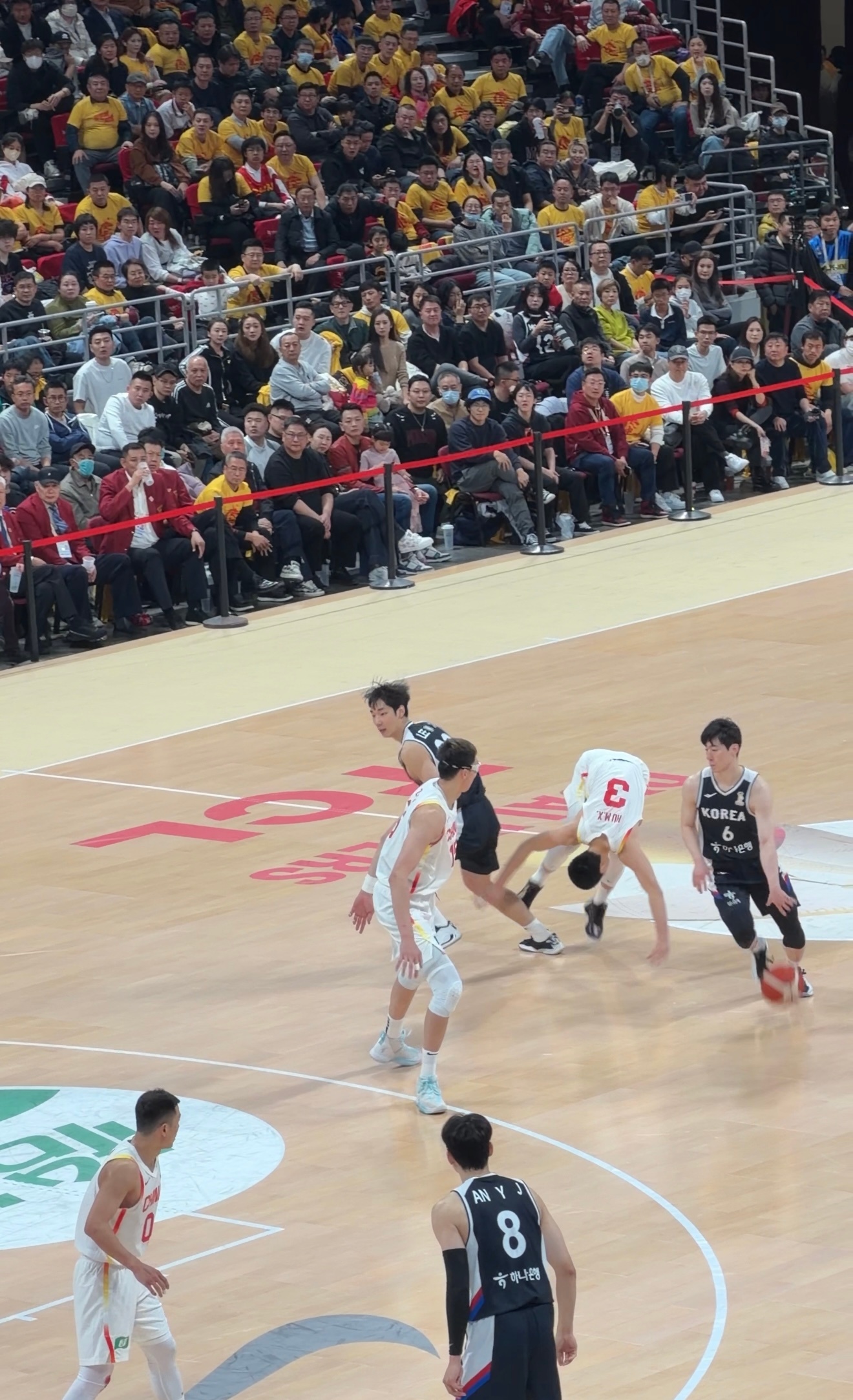 中国男篮vs韩国男篮不是，这给胡明轩都干倒立了 北京·五棵松