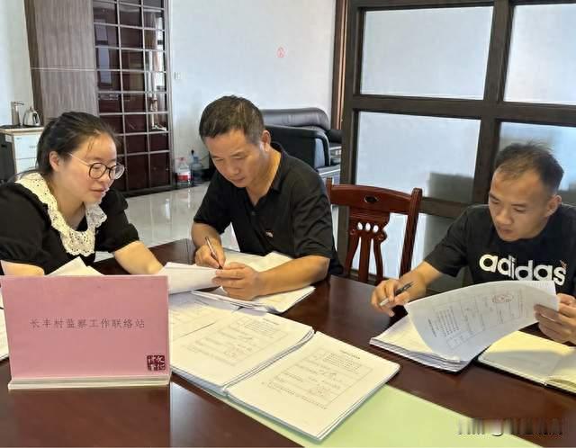 公职人员被留置，工资还发吗？