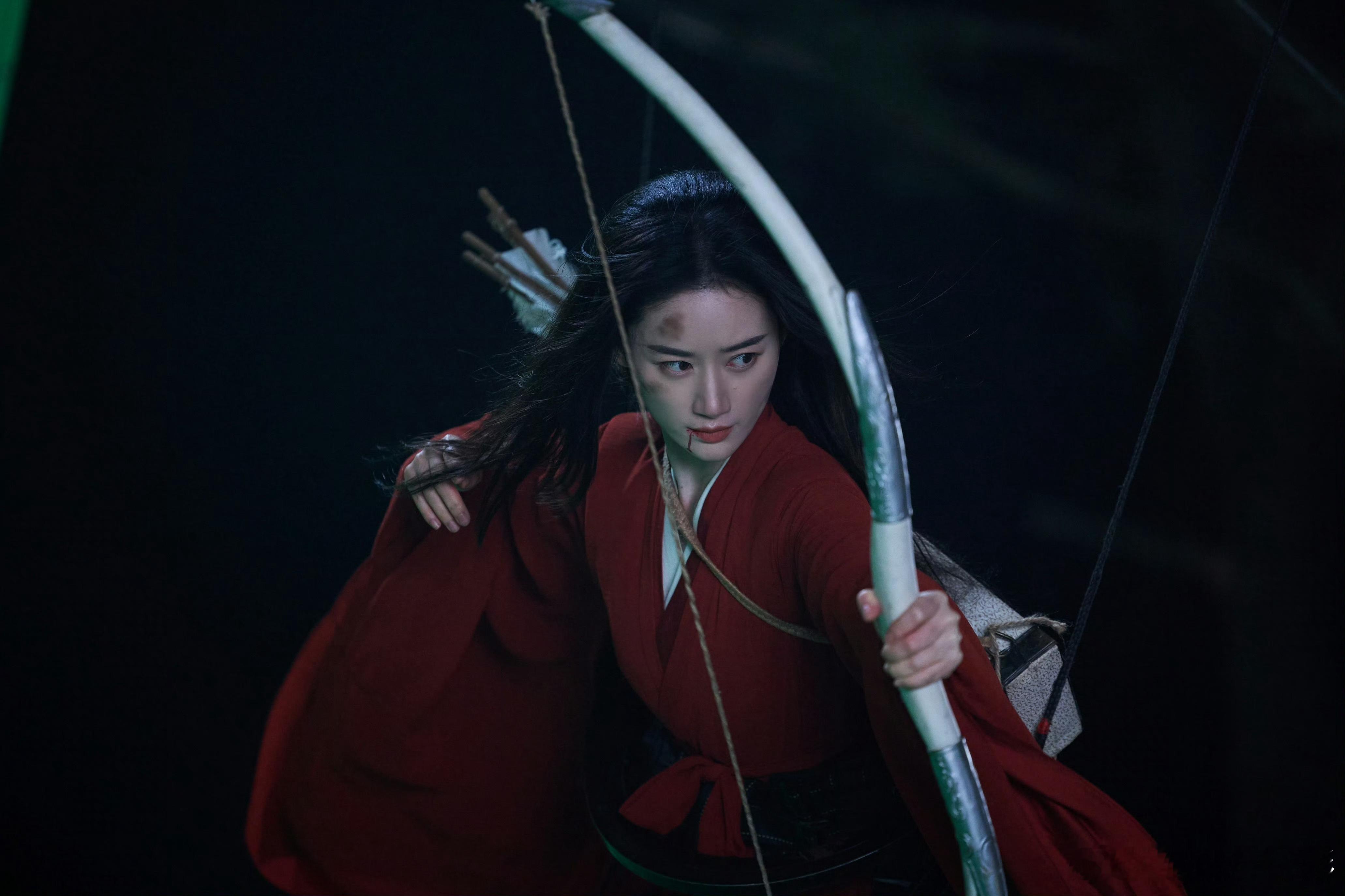 这个眼神好帅！郭晓婷新剧嫁衣变战袍 ​​​