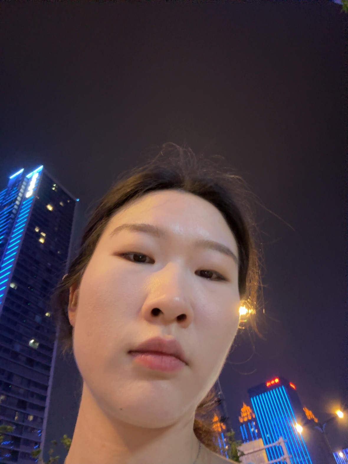 又感冒又痛经还得下楼遛狗的一晚