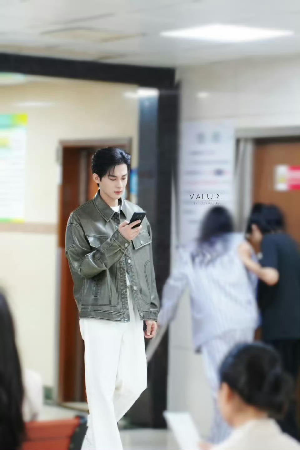 伟健今年进组龙套还能出现世首帅路透吗 