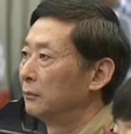 1996年12月2号早上，于英生送完儿子上学回家，妻子还在床上躺着。几个小时后，