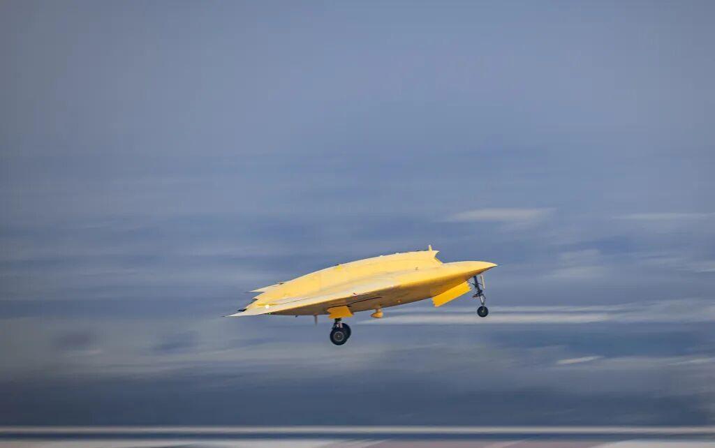 双轨发力！彩虹7首飞即获海外订单，隐身无人机成中国智造“空中名片”！

一边是国