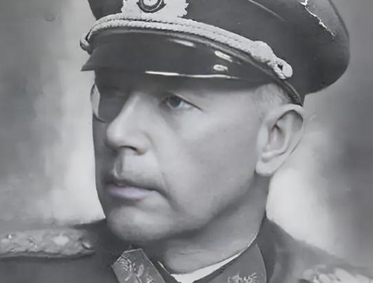 1944年，6万德军被十倍之数的苏联红军包围，苏军派人去劝降，没曾想，施特默尔曼